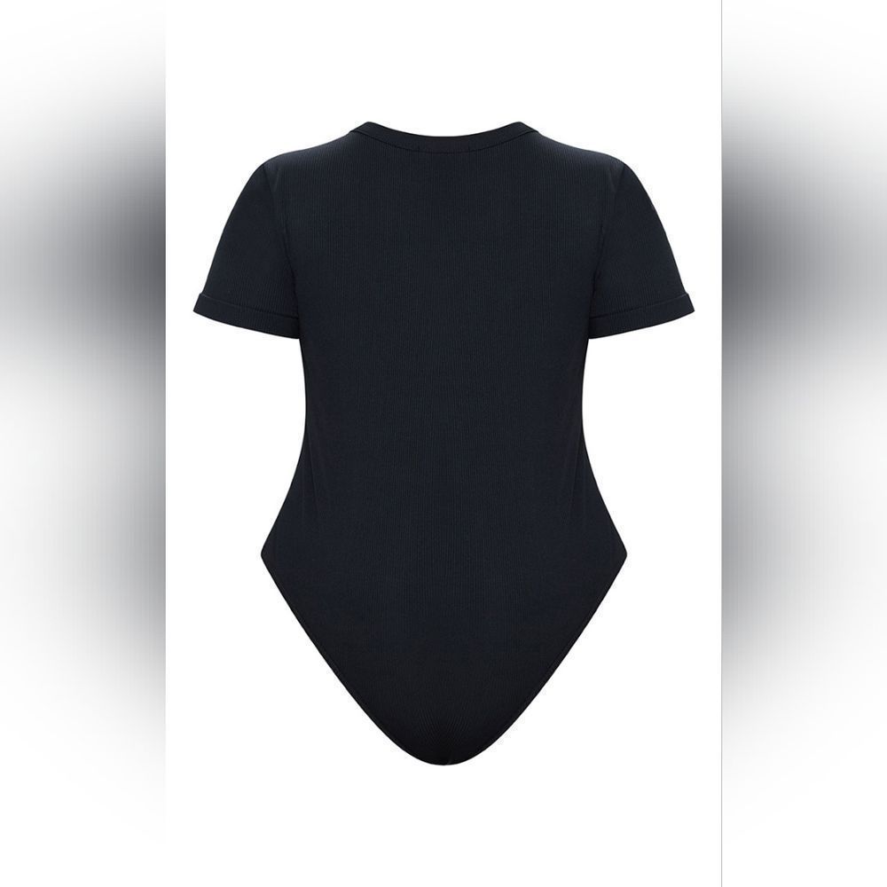 PRETTYLITTLE THING Plus Black‎ Ribbed Plunge Short Sleeve Bodysuit Size 18 NWT - Picture 3 of 11